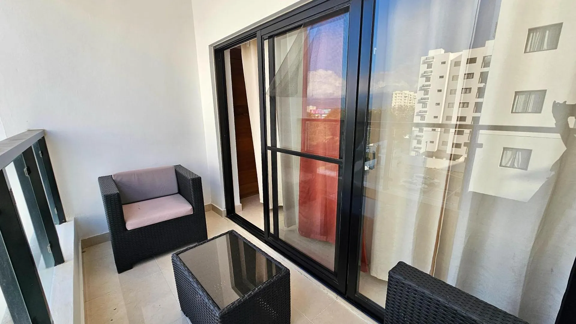 Confidence Luxurious Apartment-Garden Tower-Gym Pool Wifi Santiago de los Caballeros
